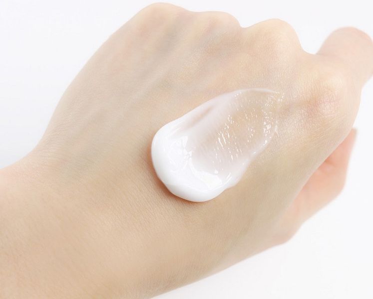 Крем зволожуючий з морською водою для сухої шкіри Round Lab 1025 Dokdo Cream 80 мл фото