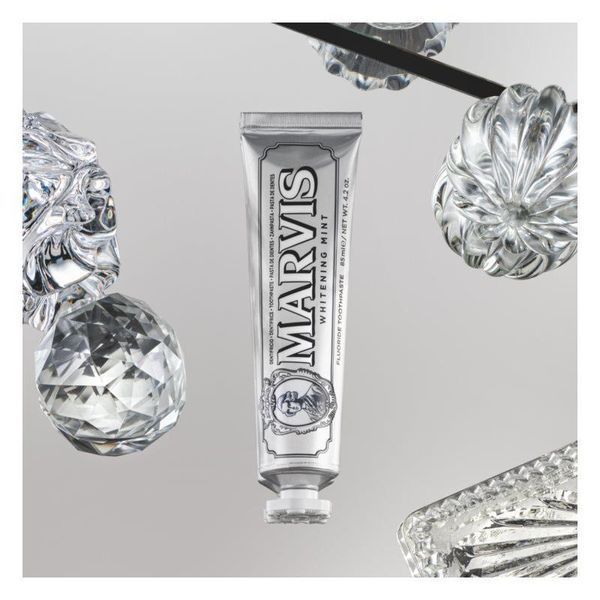 Зубная отбеливающая паста Marvis Whitening Mint 85 мл фото